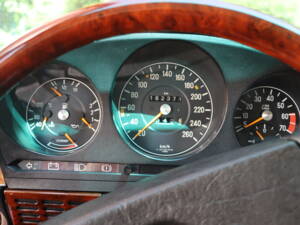 Image 50/59 of Mercedes-Benz 500 SLC (1980)