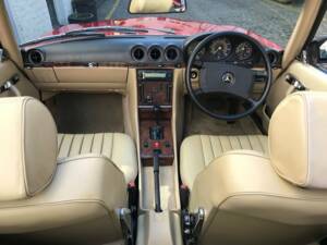 Image 30/38 of Mercedes-Benz 300 SL (1987)