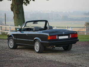 Image 10/24 de BMW 325i (1989)