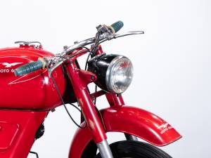 Image 35/50 de Moto Guzzi DUMMY (1960)