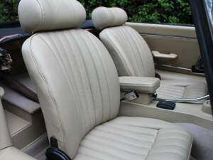 Image 13/18 of Jaguar Type E V12 (1973)