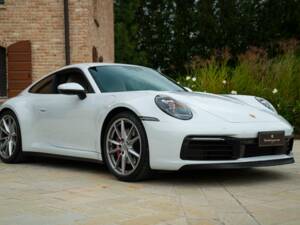 Image 2/50 of Porsche 911 Carrera S (2019)