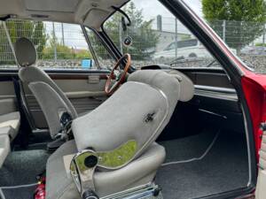 Image 44/73 of BMW 2,5 CS (1975)