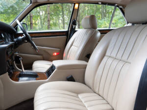 Image 12/20 of Jaguar Sovereign 2.9 (1986)