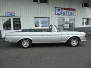 Image 8/31 of Mercedes-Benz 280 SE 3,5 (1970)