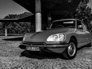 Image 26/30 of Citroën DS 23 Pallas (1975)