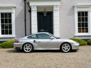 Imagen 48/50 de Porsche 911 Turbo (2001)