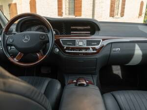 Image 43/50 of Mercedes-Benz S 600 L (2007)