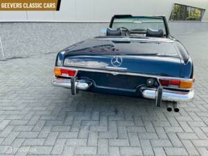 Image 6/8 de Mercedes-Benz 280 SL (1970)