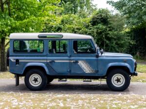 Image 7/50 of Land Rover 110 (1988)