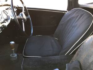 Image 5/10 of MG MGA 1500 (1959)