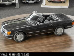 Image 9/15 of Mercedes-Benz 500 SL (1986)