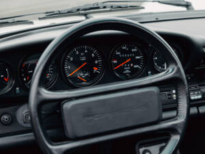 Image 24/55 of Porsche 911 Turbo 3.3 (1988)