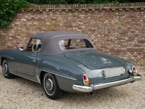 Image 8/50 of Mercedes-Benz 190 SL (1957)