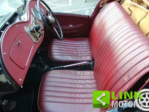 Image 8/10 of MG TD Midget (1952)