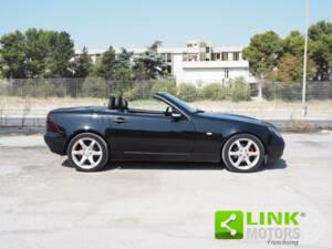 Image 3/10 of Mercedes-Benz SLK 200 (1999)