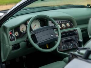 Image 38/50 de Aston Martin DB 7 Vantage Volante (2000)