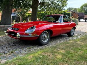 Bild 2/30 von Jaguar E-Type 4.2 (1966)