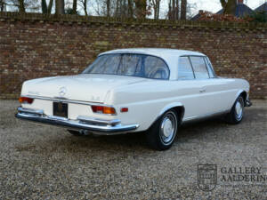 Image 21/50 de Mercedes-Benz 280 SE 3,5 (1971)