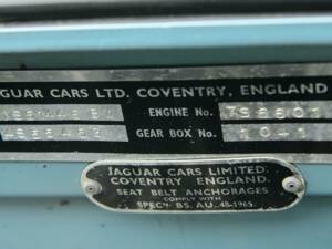 Image 40/50 de Jaguar E-Type V12 (2+2) (1972)