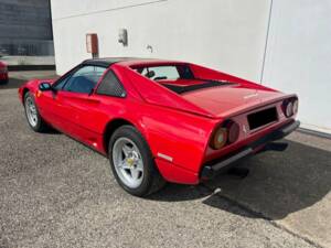 Image 7/7 de Ferrari 208 GTS Turbo (1984)