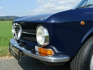 Bild 24/39 von Alfa Romeo Giulia 1600 GT Junior (1972)