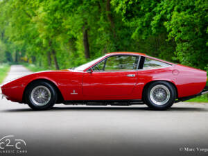 Image 3/80 of Ferrari 365 GTC&#x2F;4 (1972)