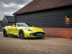 Image 8/42 de Aston Martin Vanquish Zagato Volante (2018)