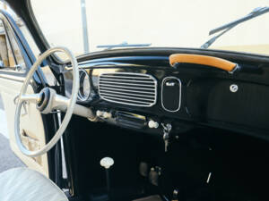Image 12/130 of Volkswagen Beetle 1200 Export &quot;Oval&quot; (1954)