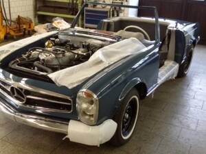 Image 12/19 of Mercedes-Benz 280 SL (1970)