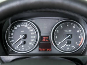 Imagen 19/50 de BMW 325i (2007)