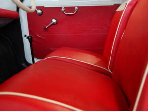 Image 30/45 of FIAT 500 F (1966)