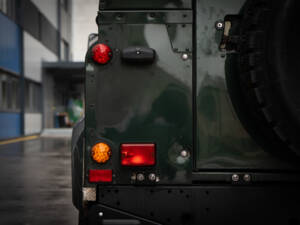 Image 17/90 of Land Rover Defender 90 Td5 (1999)