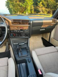 Image 10/15 de BMW 325i (1987)