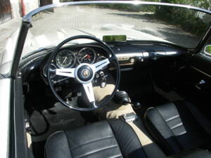 Image 18/40 of Alfa Romeo 2000 Spider (1959)