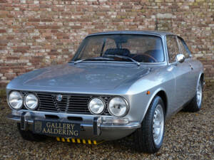 Image 50/50 de Alfa Romeo 2000 GTV (1972)