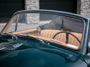 Image 44/50 of Aston Martin DB 2&#x2F;4 Mk I DHC (1954)
