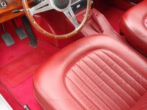 Image 34/49 of Jaguar Mk II 3.8 (1963)