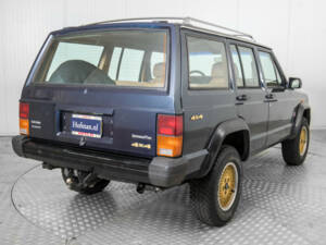 Image 27/50 de Jeep Cherokee 2.8L V6 (1986)