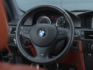 Image 36/50 of BMW M3 (2010)