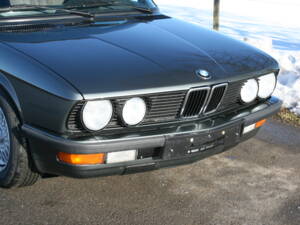 Imagen 4/65 de BMW 520i (1987)