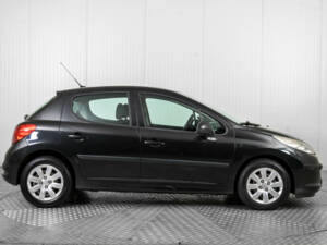 Imagen 10/49 de Peugeot 207 CC 1.6 VTi (2008)