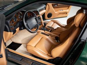 Immagine 18/29 di Aston Martin V8 Vantage V550 (1995)