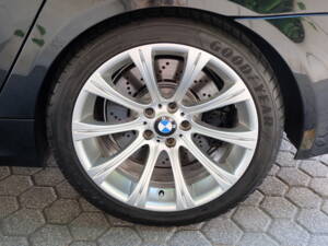 Image 22/51 of BMW M5 (2007)