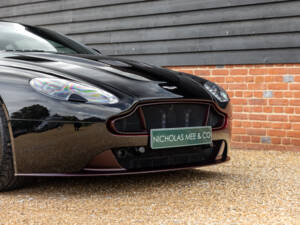 Image 11/69 of Aston Martin V12 Vantage S (2017)