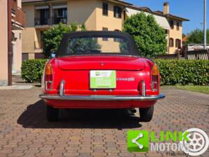 Image 2/10 of FIAT 1500 (1965)