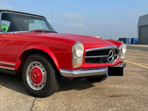 Image 5/54 de Mercedes-Benz 280 SL (1968)