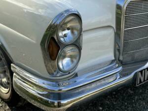 Image 37/50 of Mercedes-Benz 220 SE b (1963)