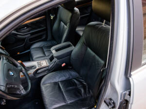 Bild 29/31 von BMW 528i (1996)