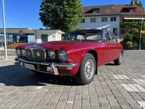 Image 7/10 of Daimler Sovereign 4.2 (1973)